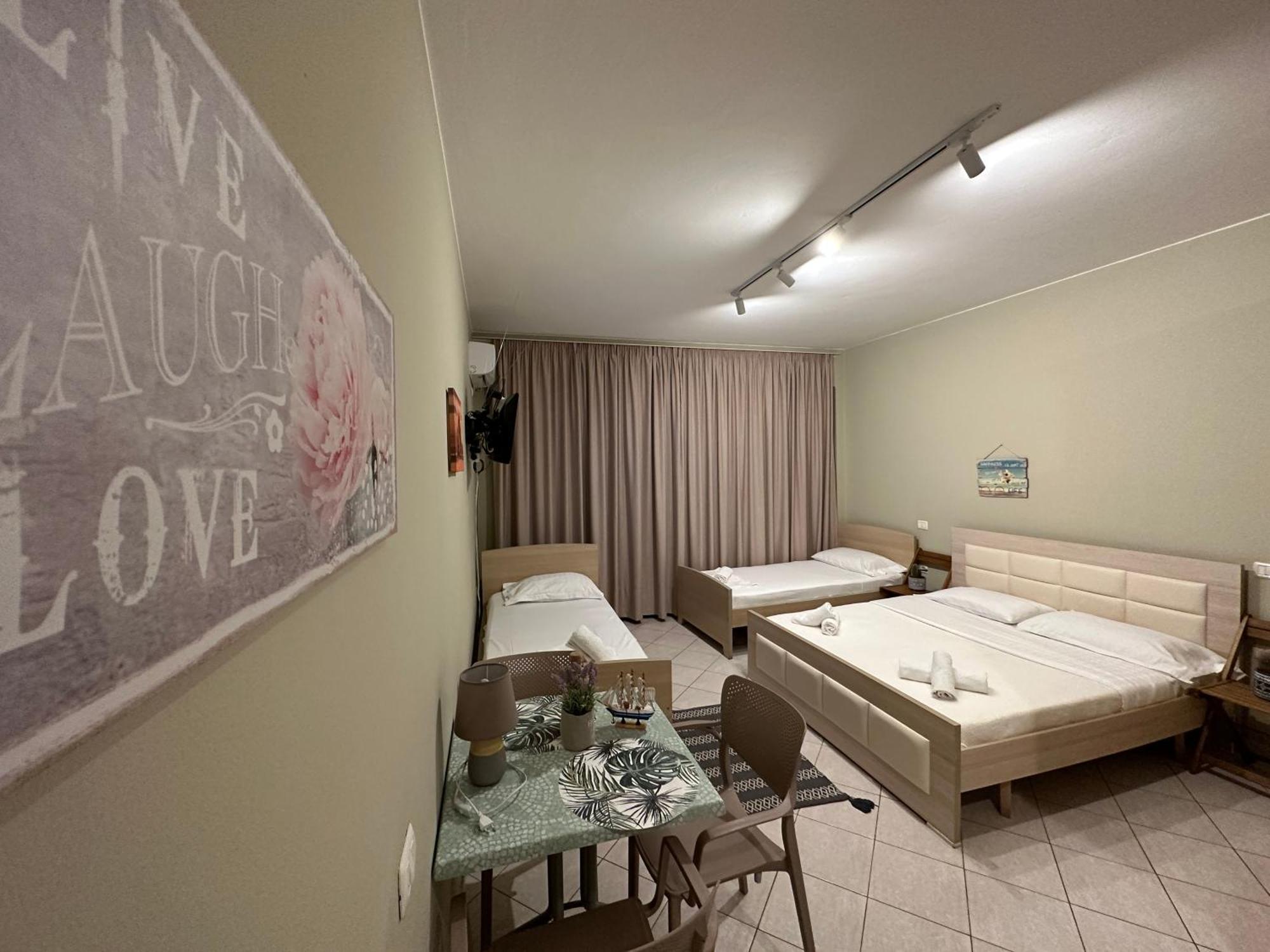 Rias Seaside Apartments Vlore Exterior photo